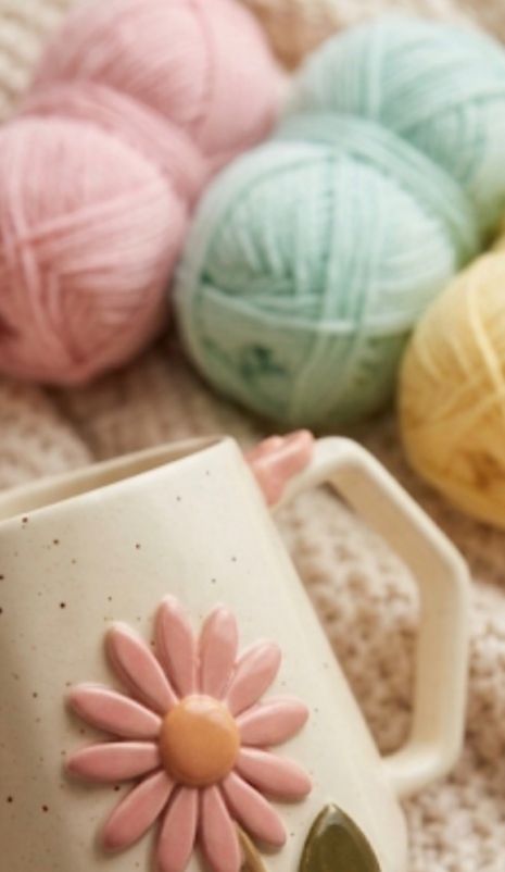 Hand-Crafted 3D Floral Daisy Ceramic Mug | Artisan Aesthetic Coffee & Tea Cup